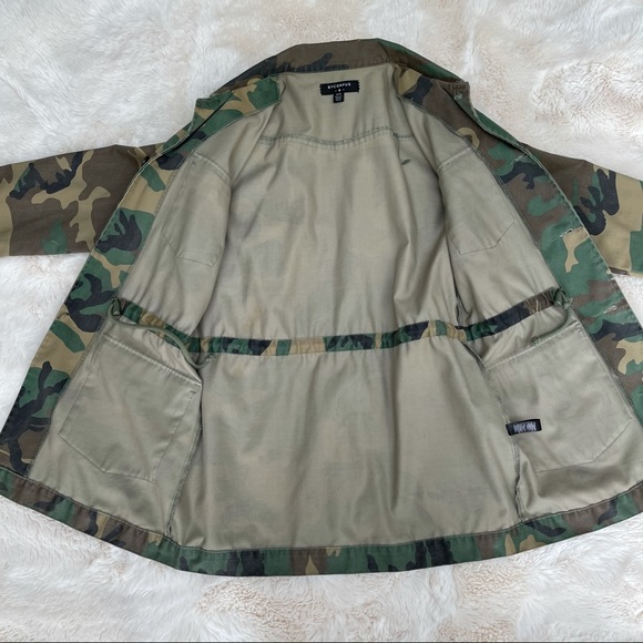 Urban Outfitters Cargo Jacket - Picture 5 of 12